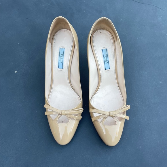 Prada Shoes - Prada Round Toe Heels